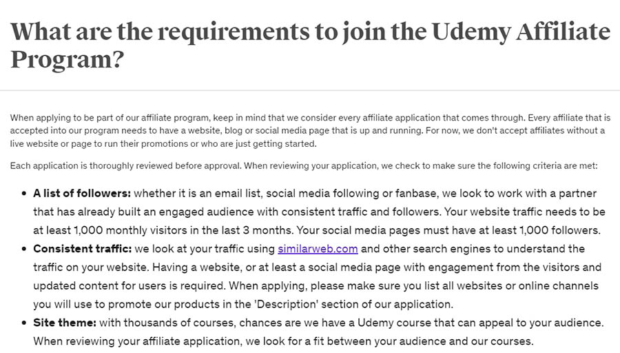  Los requerimientos para unirse al programa de afiliados de Udemy.