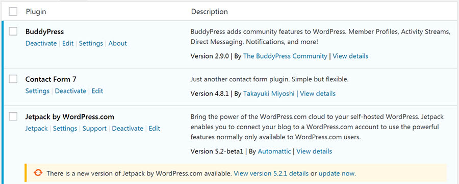 Panel de WordPress, notificación de plugins con actualizaciones pendientes.