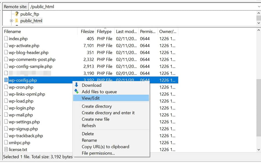 Editando el archivo wp-config.php en FileZilla.