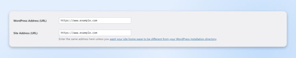 Sección de configuraciones de WordPress que muestra los campos de Dirección de WordPress (URL) y Dirección del Sitio (URL), ambos configurados como https://www.example.com