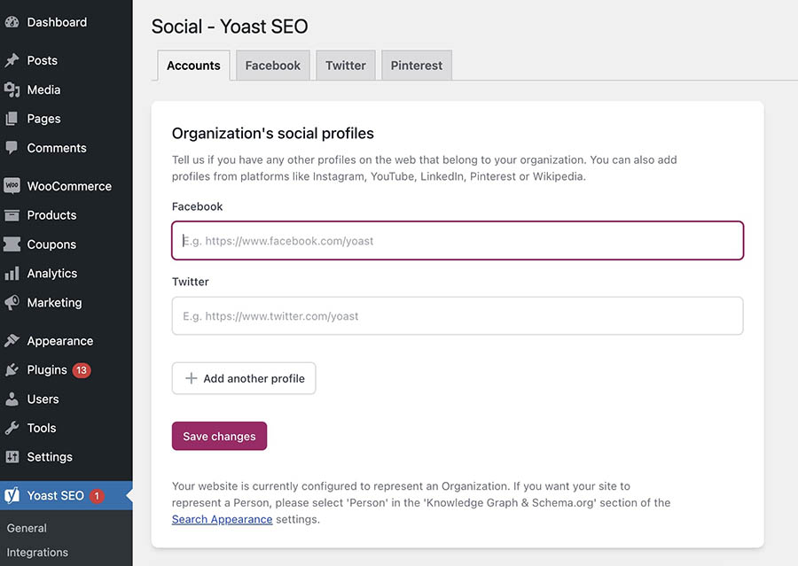 Añadiendo cuentas de redes sociales en Yoast