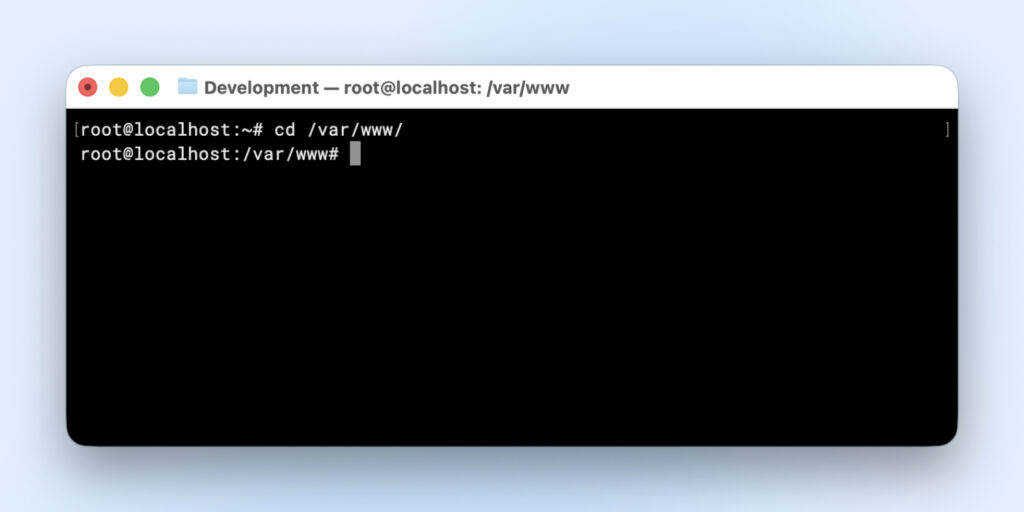 Terminal mostrando el comando cd /var/www/ con el prompt actualizado a root@localhost:/var/www#