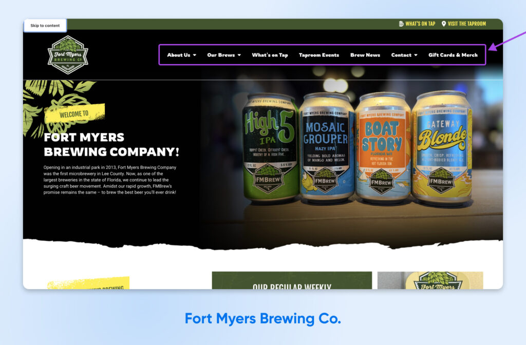 Captura de pantalla del sitio web de Fort Myers Brewing Co. con un enlace visible de “Saltar al contenido” en la esquina superior izquierda y una barra de navegación resaltada que muestra elementos del menú como "Sobre nosotros" y "Nuestras cervezas", demostrando una navegación accesible y organizada.