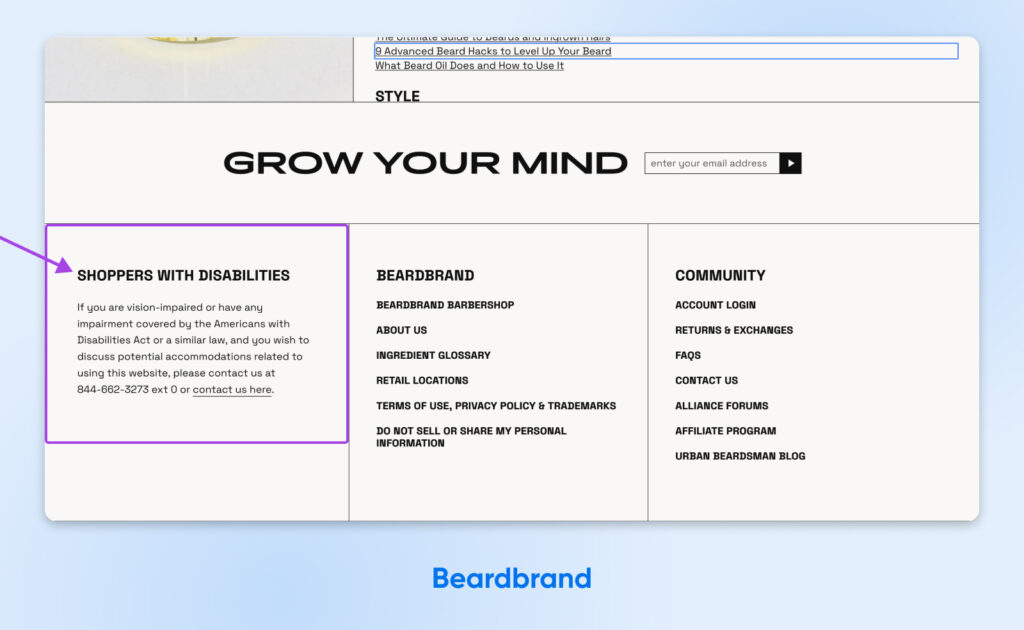 Pie de página en el sitio web de Beardbrand mostrando una párrafo resaltado sobre accesibilidad ara los "compradores con Discapacidades" ofreciendo soporte via telefónica o un formulario de contacto para los usuarios con discapacidades