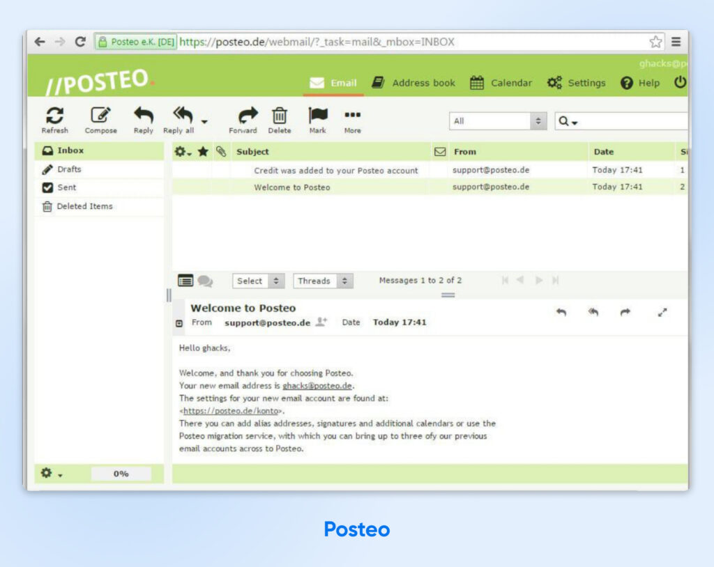 Interfaz de correo de Posteo que muestra la bandeja de entrada, las carpetas, la barra de herramientas y un mensaje de bienvenida abierto